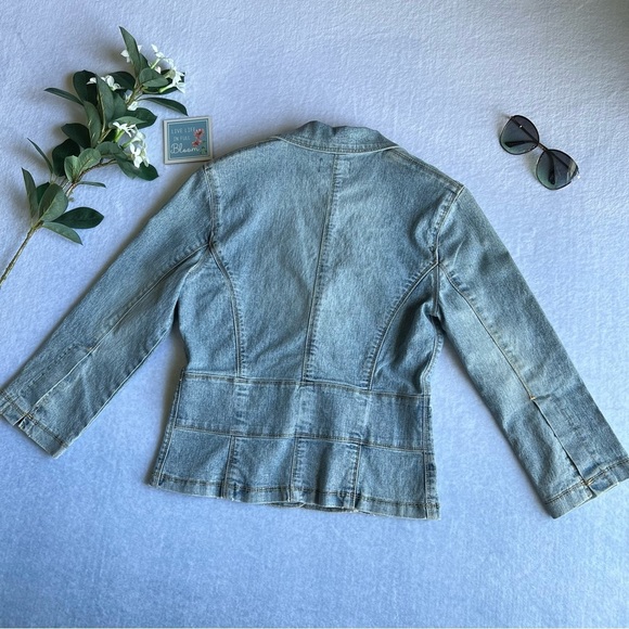 Women’s Sz M Classic Embroidered Denim Blazer Jacket Collar Neckline - Picture 6 of 16
